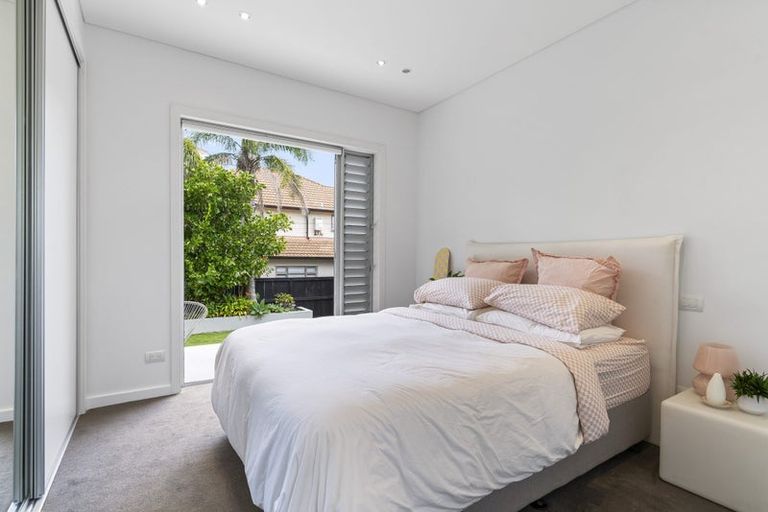 Photo of property in 1/9 Pierce Road, Milford, Auckland, 0620