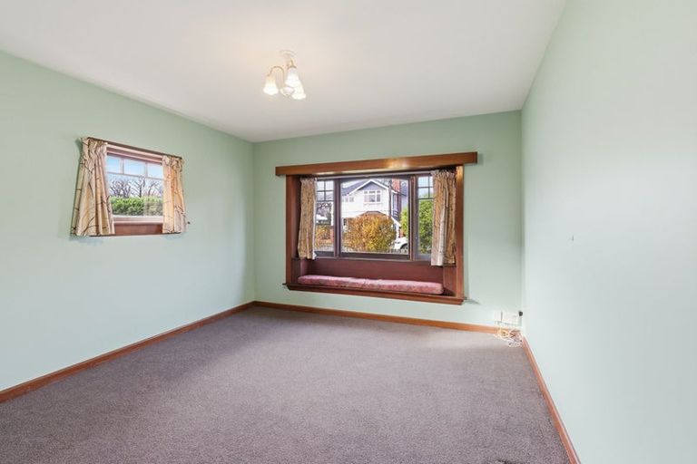 Photo of property in 48 Saint Andrews Square, Strowan, Christchurch, 8052