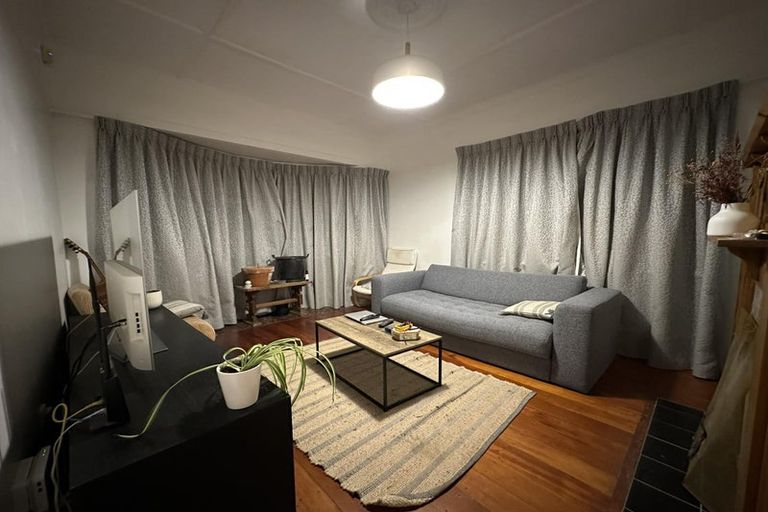 Photo of property in 90 Curtis Street, Northland, Wellington, 6012