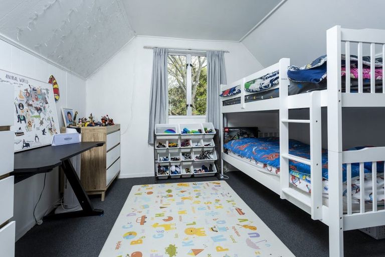 Photo of property in 8 Athena Drive, Totara Vale, Auckland, 0629