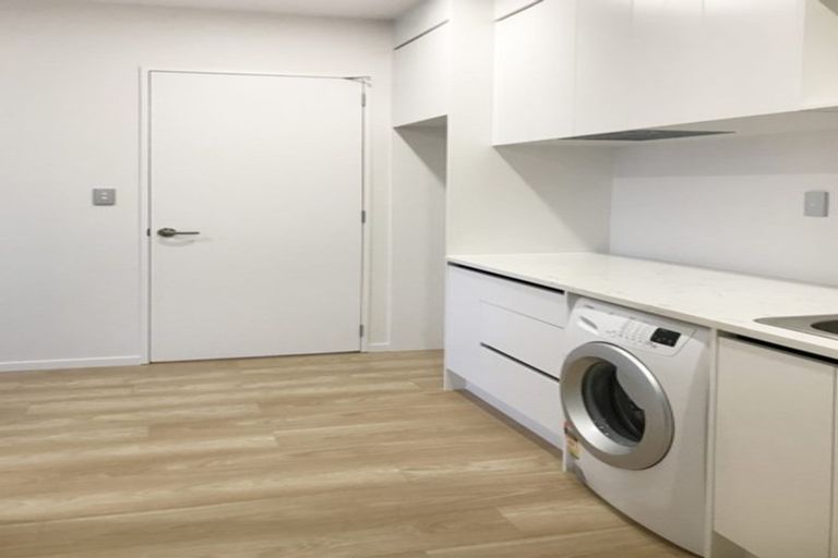 Photo of property in 19 Hakinakina Drive, Flat Bush, Auckland, 2019