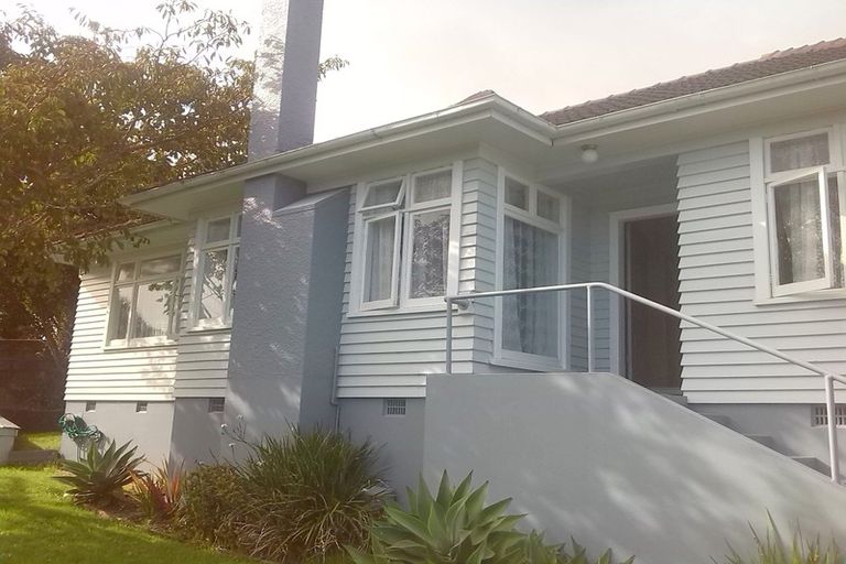 Photo of property in 195 Tukapa Street, Westown, New Plymouth, 4310
