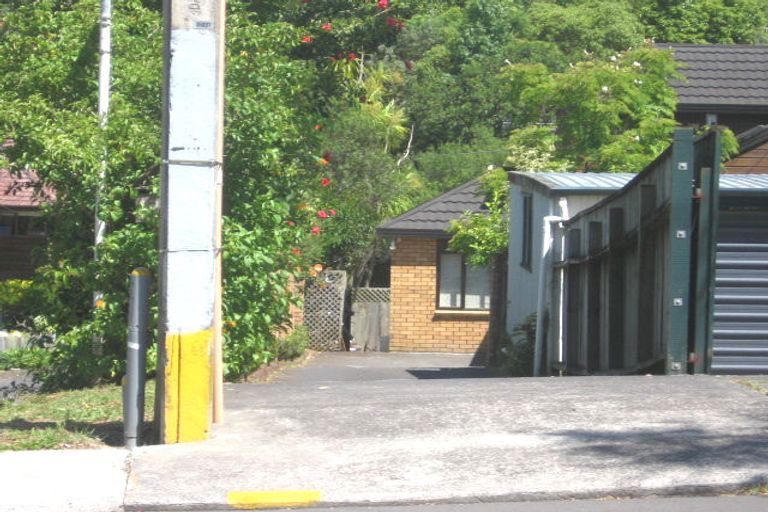 Photo of property in 1/72 Lake Road, Northcote, Auckland, 0627