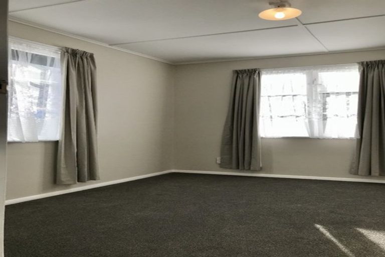 Photo of property in 92 Kowhai Street, Naenae, Lower Hutt, 5011