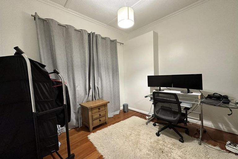 Photo of property in 90 Curtis Street, Northland, Wellington, 6012
