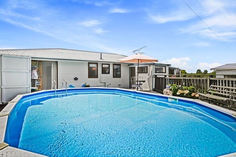 Photo of property in 83 Glen Marine Parade, Glendene, Auckland, 0602