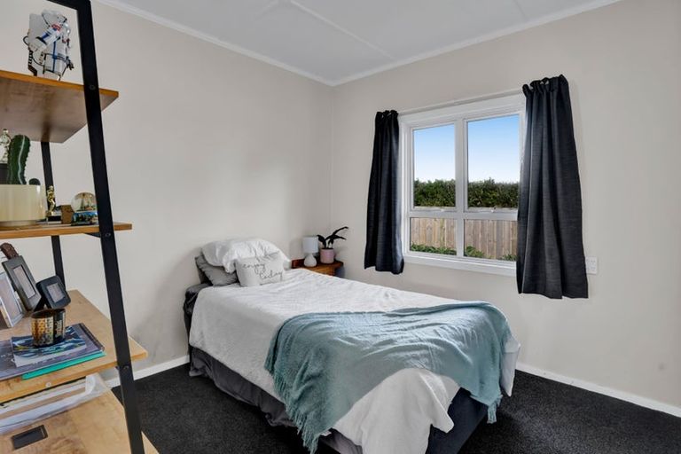 Photo of property in 147 Tasman Street, Opunake, 4616
