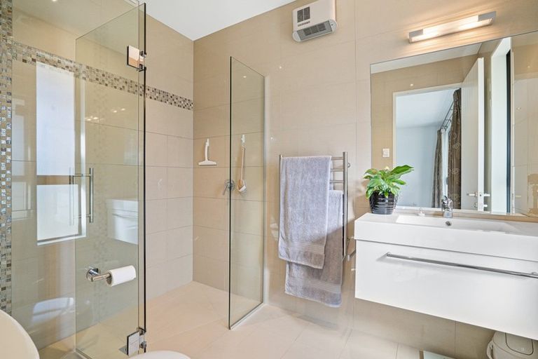 Photo of property in 42a&b Kelliher Drive, Wanaka, 9305