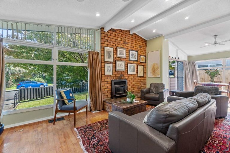 Photo of property in 11 Arosa Place, Forrest Hill, Auckland, 0620