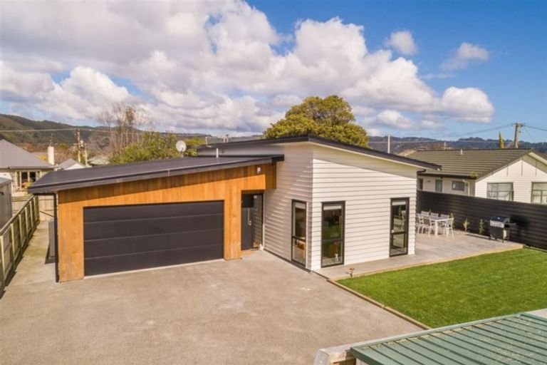 Photo of property in 27a Tennyson Street, Trentham, Upper Hutt, 5018