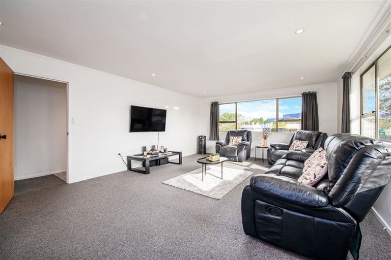 Photo of property in 8 Forest Hill Road, Henderson, Auckland, 0612