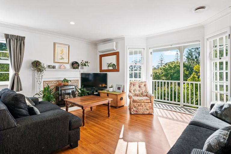 Photo of property in 3 Awaruku Road, Torbay, Auckland, 0630