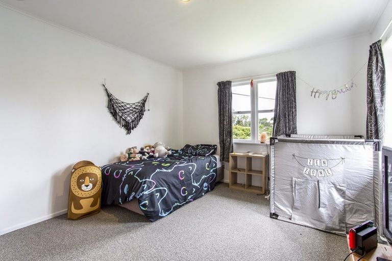 Photo of property in 11 Mangakura Road, Helensville, 0800