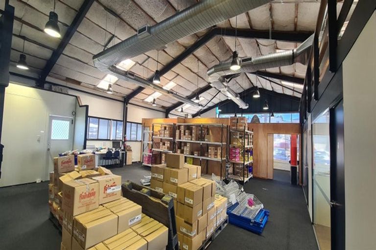 Photo of property in 25a Great South Road, Papakura, 2110