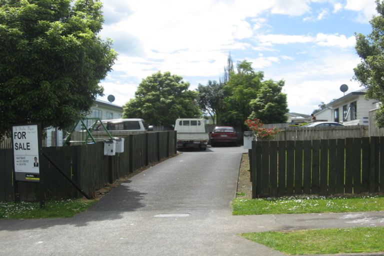 Photo of property in 1/8 Oratu Place, Manurewa, Auckland, 2102
