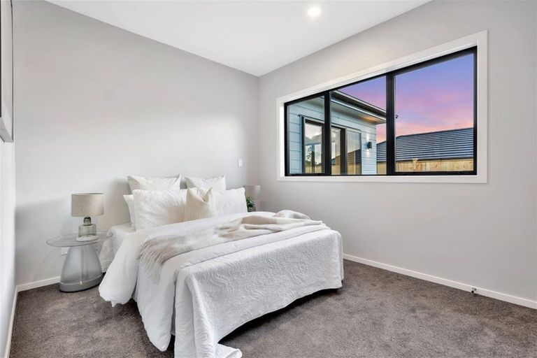 Photo of property in 18 Lewis Younie Road, Kumeu, 0810