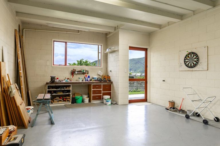 Photo of property in 14 Moana View Road, Waikawa, Picton, 7220