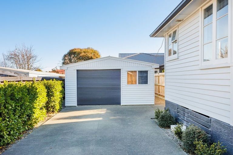 Photo of property in 2 Avon Terrace, Roslyn, Palmerston North, 4414