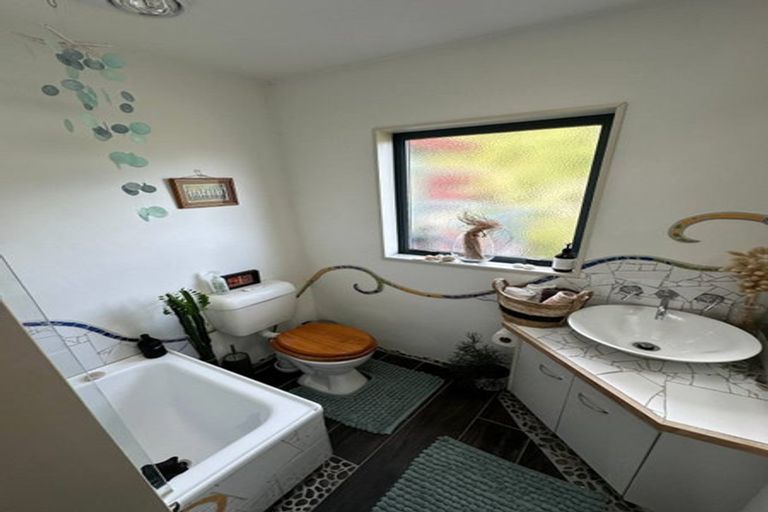 Photo of property in 59a Hawkhurst Road, Lyttelton, 8082