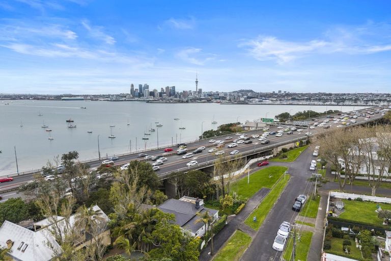 Photo of property in 25 Princes Street, Northcote Point, Auckland, 0627