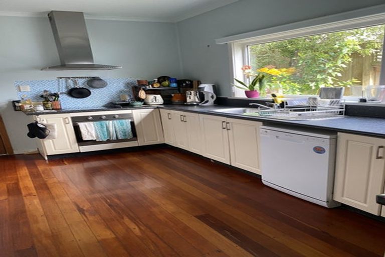 Photo of property in 6 David Crescent, Karori, Wellington, 6012