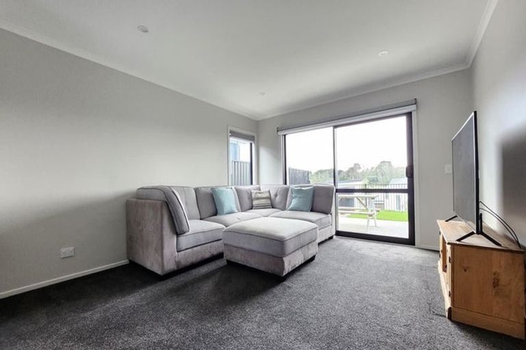 Photo of property in 24 Hokioi Drive, Kenepuru, Porirua, 5022