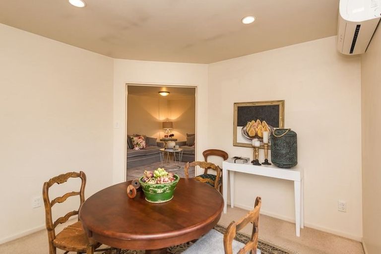 Photo of property in 9a Shaftesbury Street, Avonhead, Christchurch, 8042