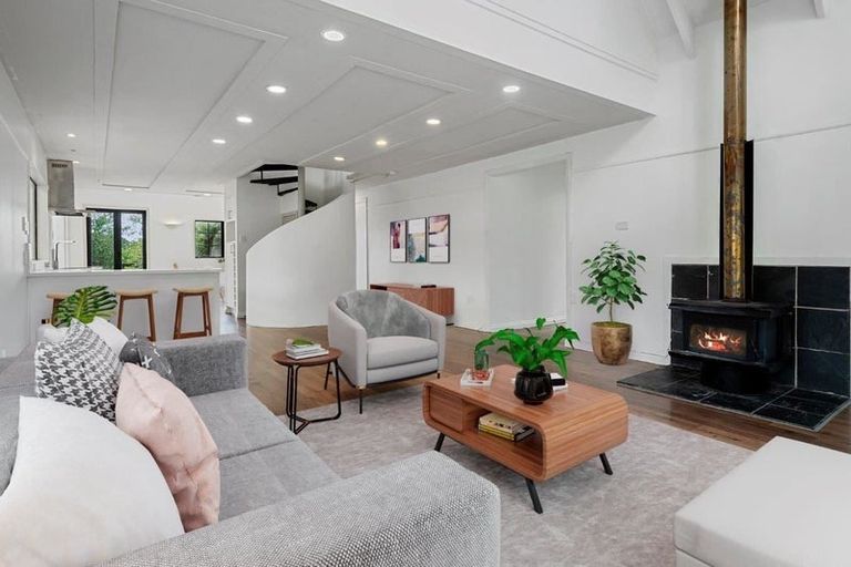 Photo of property in 87 Tawa Road, Kumeu, 0891
