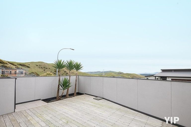Photo of property in 21 Comber Place, Johnsonville, Wellington, 6037