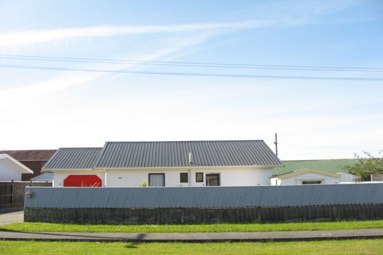 Photo of property in 19 Bentham Street, Westport, 7825
