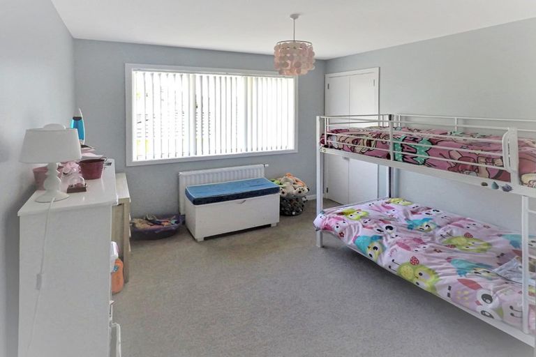 Photo of property in 47a Banks Boulevard, Whitby, Porirua, 5024