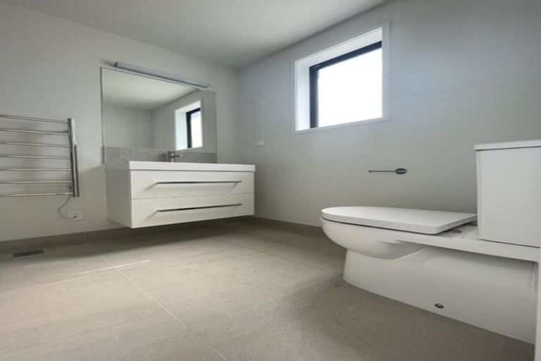 Photo of property in 35 Holystone Road, Whitby, Porirua, 5024