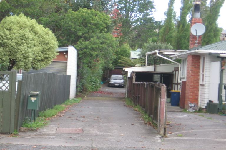 Photo of property in 3/180 Henderson Valley Road, Henderson, Auckland, 0612