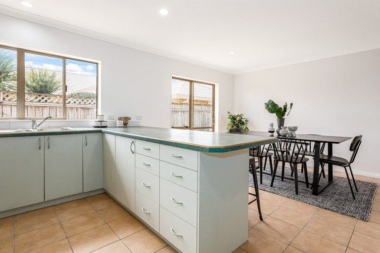 Photo of property in 2 Terry Lane, Paraparaumu Beach, Paraparaumu, 5032