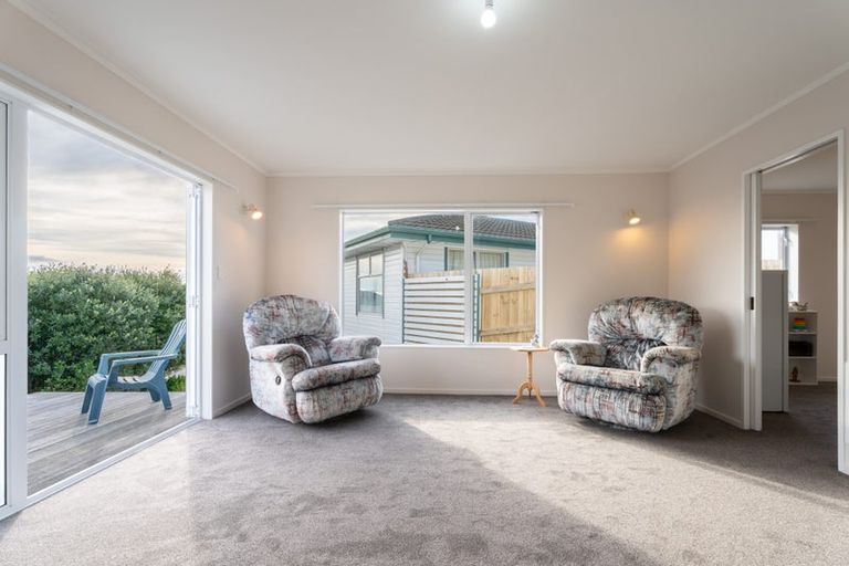 Photo of property in 63 Pikarere Street, Titahi Bay, Porirua, 5022