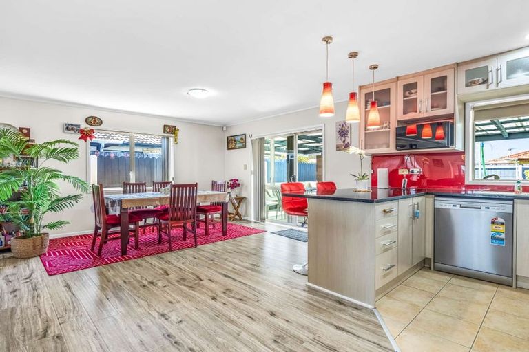 Photo of property in 526 Massey Road, Mangere, Auckland, 2022