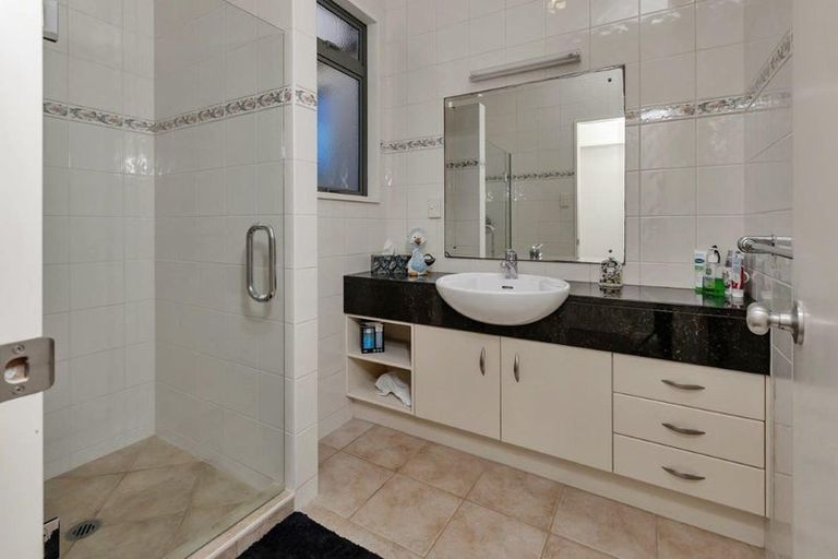 Photo of property in 110 One Tree Point Road, One Tree Point, 0118