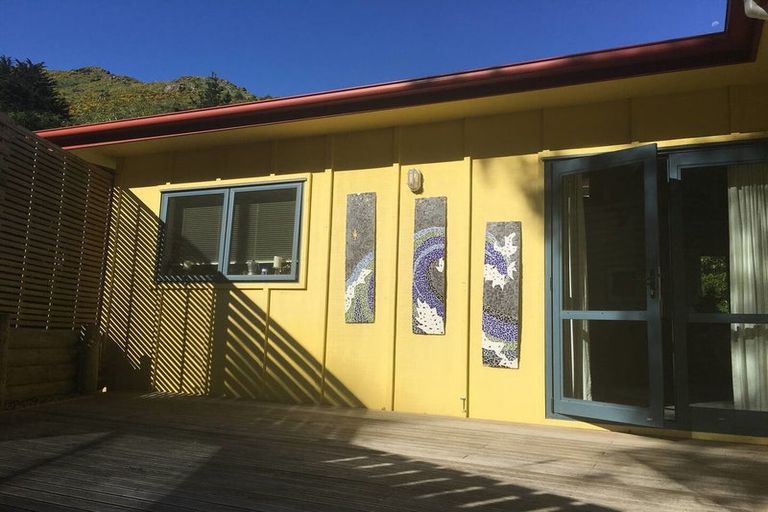 Photo of property in 59a Hawkhurst Road, Lyttelton, 8082