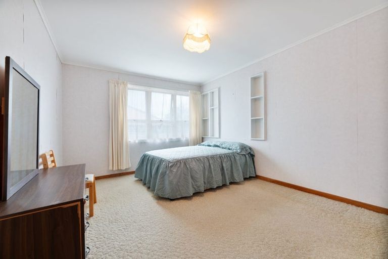 Photo of property in 2/160 Henderson Valley Road, Henderson, Auckland, 0612