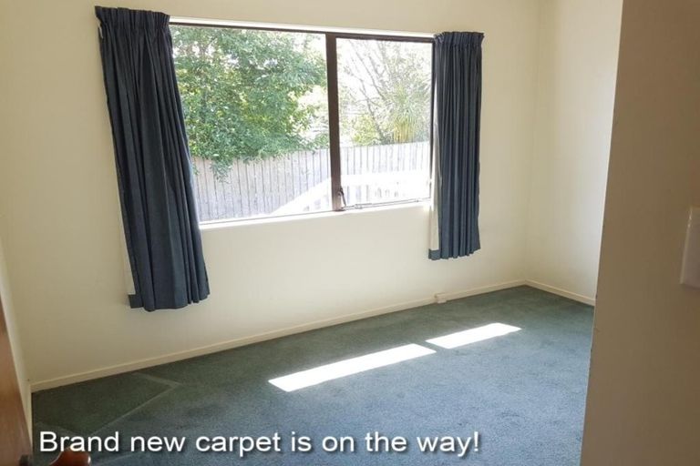 Photo of property in 26 Newington Road, Henderson, Auckland, 0612
