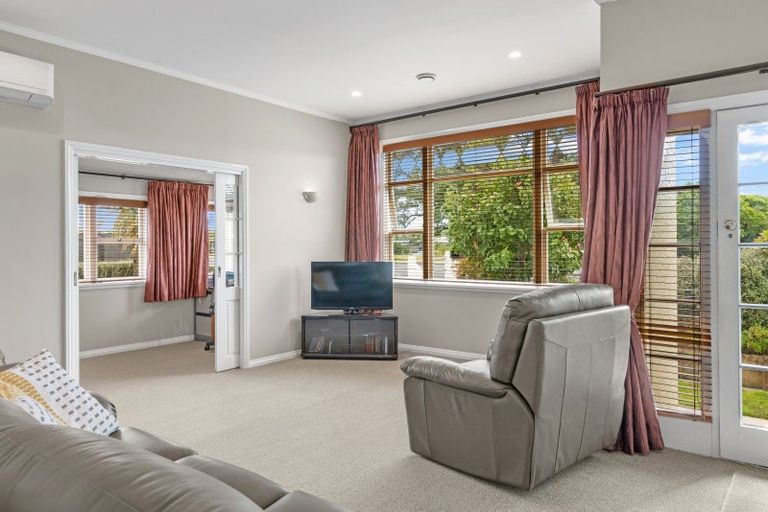 Photo of property in 40 The Esplanade, Westport, 7825