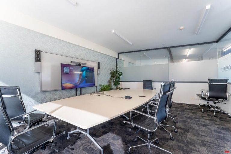 Photo of property in 16 Stirling Crescent, Hokowhitu, Palmerston North, 4410