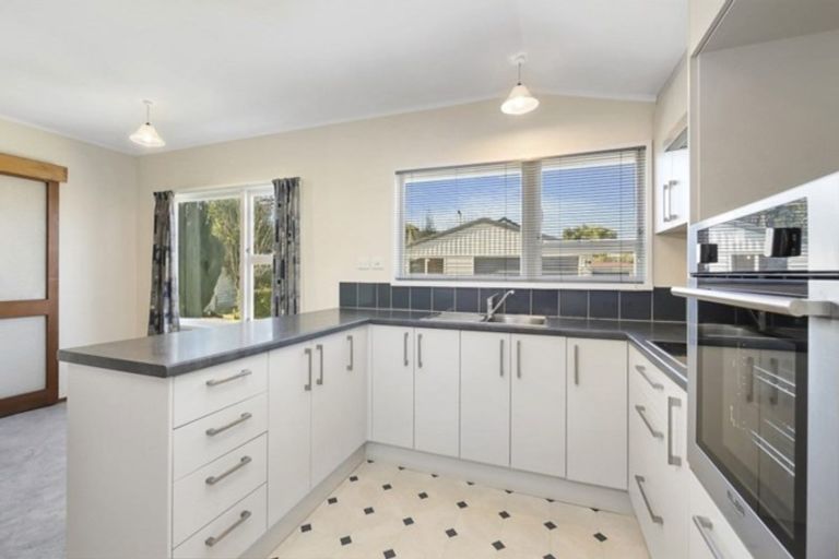 Photo of property in 36 Pensacola Crescent, Broomfield, Christchurch, 8042