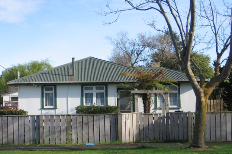 Photo of property in 22 Mckenzie Street, Levin, 5510