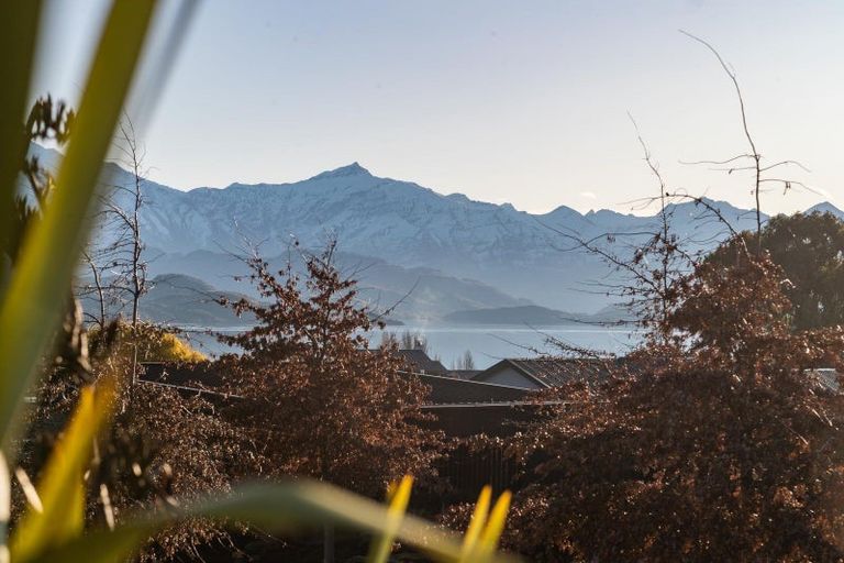 Photo of property in 16 Forest Heights, Wanaka, 9305