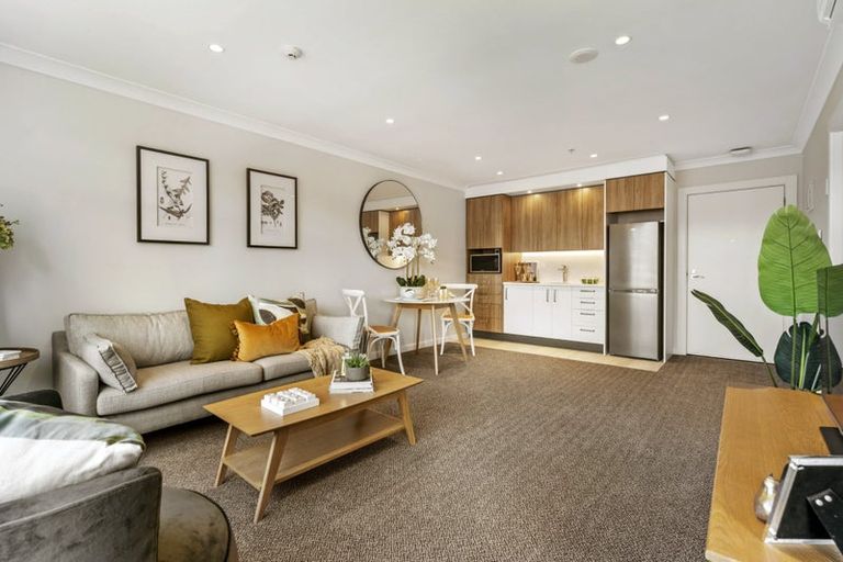 Photo of property in 4/30 Ambassador Glade, Orewa, 0931