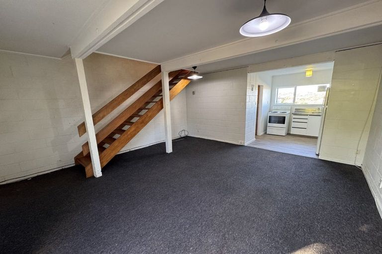 Photo of property in 14a Waiwera Crescent, Maupuia, Wellington, 6022