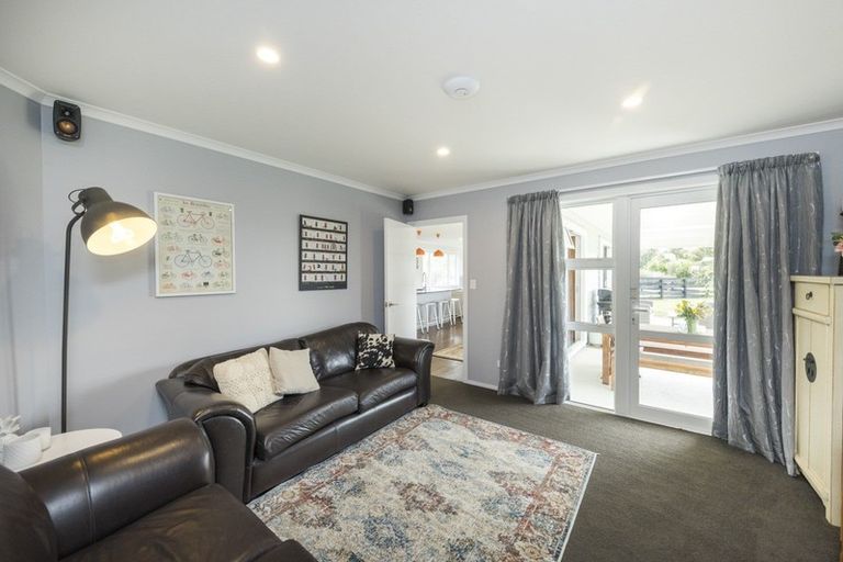 Photo of property in 25 Hartwell Drive, Kelvin Grove, Palmerston North, 4470