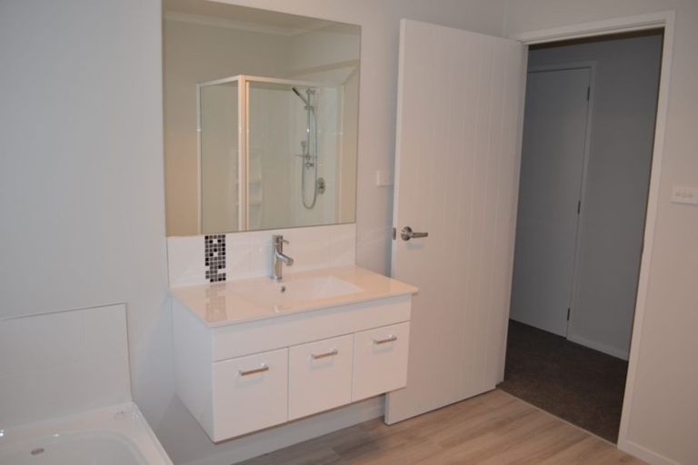 Photo of property in 29 Lakeview Quay, Pyes Pa, Tauranga, 3112