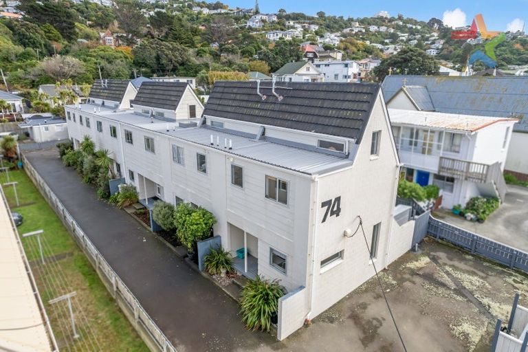 Photo of property in 74f4 Freyberg Street, Lyall Bay, Wellington, 6022